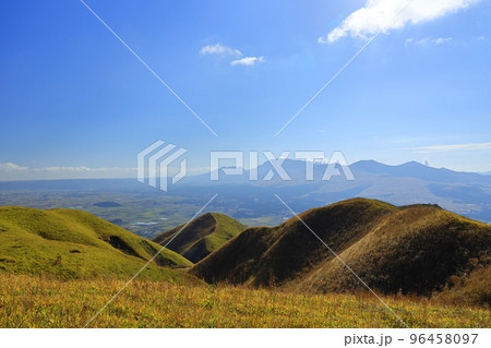 阿蘇の外輪山の景色 阿蘇の外輪山の景色 96458097