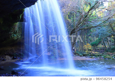 鍋ケ滝の裏側 鍋ケ滝の裏側 96458254