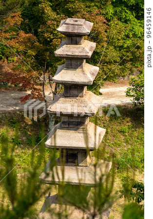 ウンジュサ 石塔 96459146