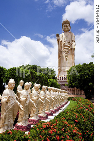 View of the giant Buddha statues at Fo Guang Shan in Kaohsiung, Taiwan. It is one of the famous attractions in Kaohsiung. View of the giant Buddha statues at Fo Guang Shan in Kaohsiung, Taiwan. It is one of the famous attractions in Kaohsiung. 96464612