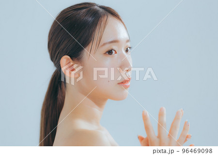 若い女性のベーシックビューティー 若い女性のベーシックビューティー 96469098