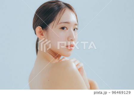 若い女性のベーシックビューティー 若い女性のベーシックビューティー 96469129