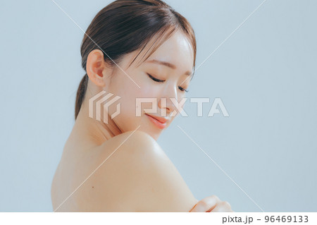 若い女性のベーシックビューティー 若い女性のベーシックビューティー 96469133
