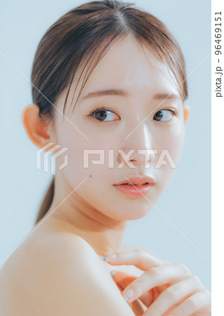 若い女性のベーシックビューティー 若い女性のベーシックビューティー 96469151