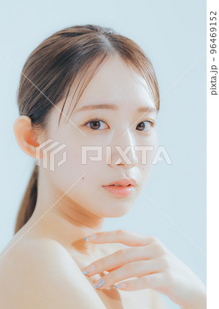 若い女性のベーシックビューティー 若い女性のベーシックビューティー 96469152