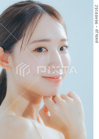 若い女性のベーシックビューティー 若い女性のベーシックビューティー 96469162