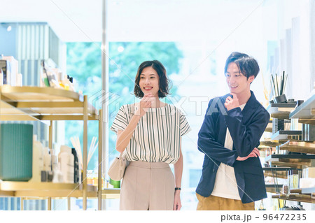 ライフスタイル撮影協力：g GIFT AND LIFESTYLE 96472235