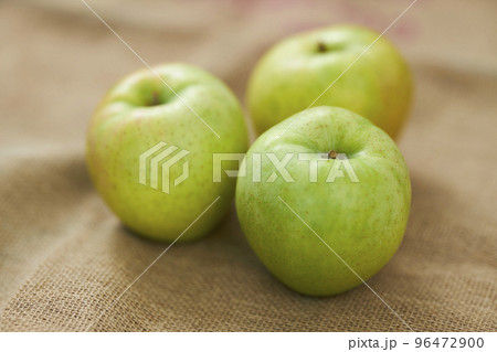 新鮮な林檎 王林 新鮮な林檎 王林 96472900