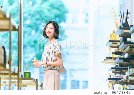 ライフスタイル撮影協力：g GIFT AND LIFESTYLE 96473340