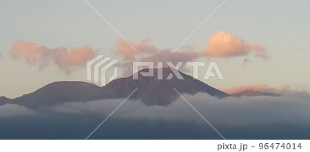 田舎の山並み 96474014