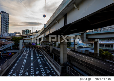 横浜駅東口 国道1号と首都高速金港ジャンクション 2022.10　c-1 96474730