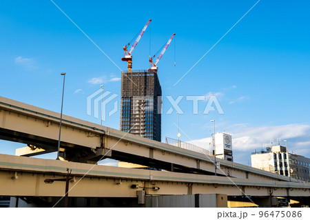 横浜駅近くの高層マンション建設と首都高速金港ジャンクション 2022.10 b-1 横浜駅近くの高層マンション建設と首都高速金港ジャンクション 2022.10 b-1 96475086