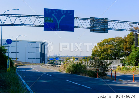千葉県流山市流山街道沿いの風景2022年11月 96476674