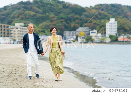 シニアカップル　旅行　セカンドライフ 96478161