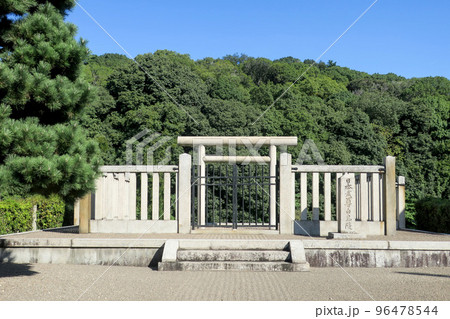 大阪・羽曳野市 軽里大塚古墳(白鳥陵) 大阪・羽曳野市 軽里大塚古墳(白鳥陵) 96478544
