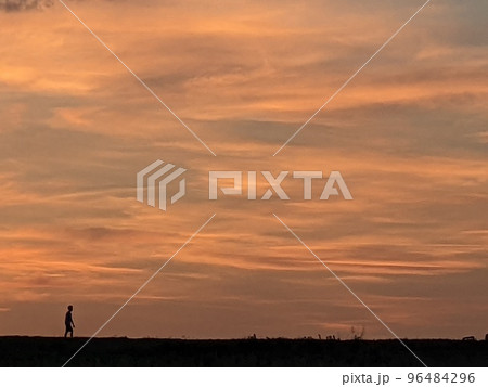 夕焼け 夕焼け 96484296