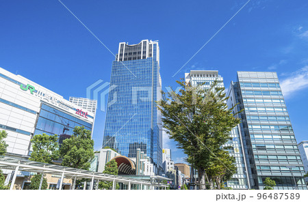 JR川崎駅東口の都市風景【神奈川県・川崎市】 96487589
