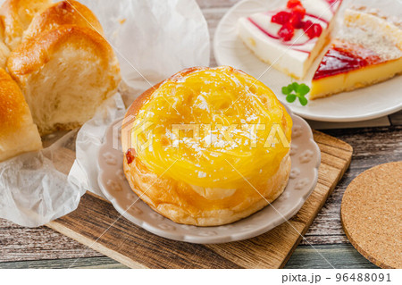 マロンパンとスイーツ マロンパンとスイーツ 96488091