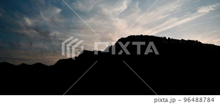 夕時の七座山(秋田県能代市二ツ井町)の写真 夕時の七座山(秋田県能代市二ツ井町)の写真 96488784