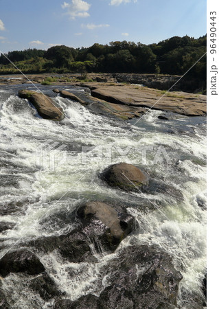 曽木の滝公園から望む秋の曽木の滝 96490443