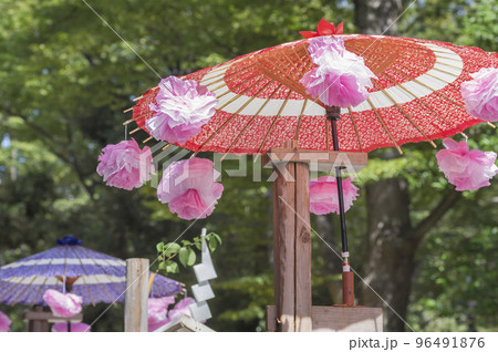 くり祭 傘 花飾り 日本傘 神楽 江戸の里神楽 大國魂神社 栗の露店販売 くり祭 傘 花飾り 日本傘 神楽 江戸の里神楽 大國魂神社 栗の露店販売 96491876