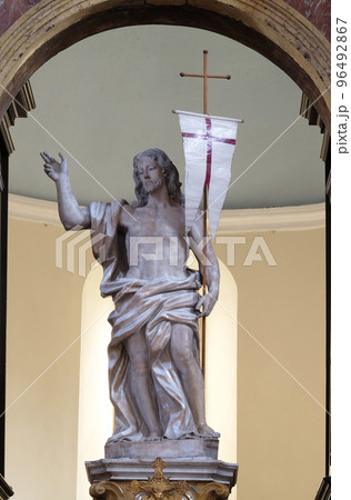 Risen Christ, altar in Franciscan church of the Friars Minor in Dubrovnik, Croatia Risen Christ, altar in Franciscan church of the Friars Minor in Dubrovnik, Croatia 96492867