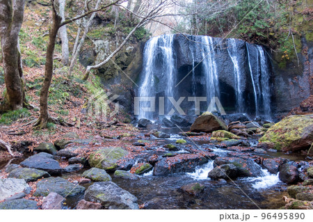 猪苗代逹沢不動滝 96495890