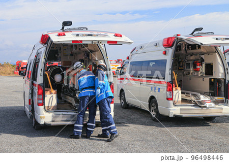 救急隊 車内収容 96498446