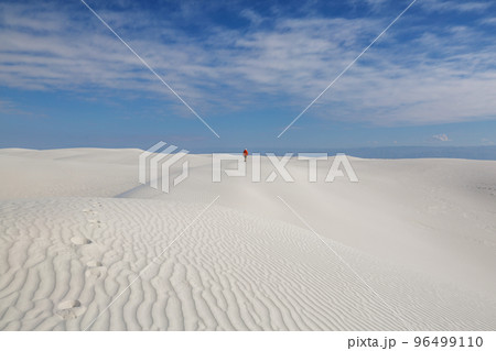 Hike in White sand Hike in White sand 96499110