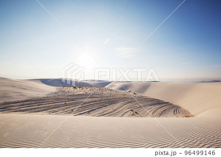 White sand dunes 96499146