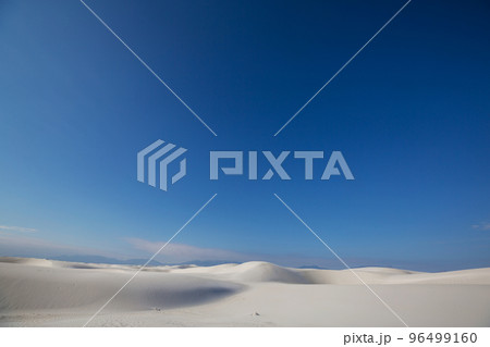 White sand dunes 96499160