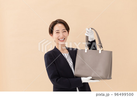 女性 質屋 買取り 女性 質屋 買取り 96499500