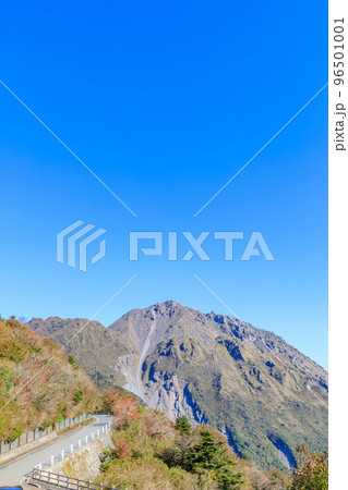 秋の雲仙岳展望台から見た平成新山 長崎県雲仙市 秋の雲仙岳展望台から見た平成新山 長崎県雲仙市 96501001