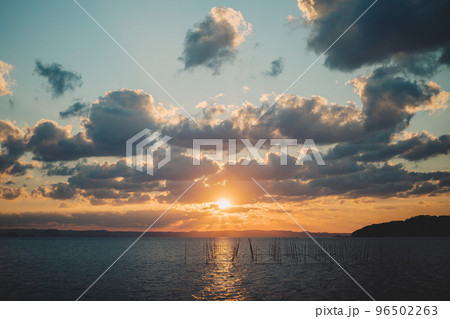 糸島の夕焼け⑦ 96502263