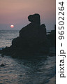 糸島の夕日 96502264