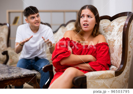 Wife and husband daughter scandal in home 96503795