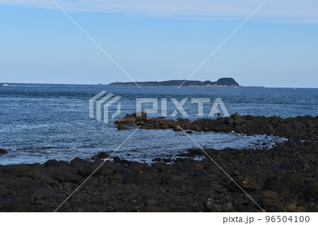 秋晴れの波戸岬の風景　佐賀 96504100