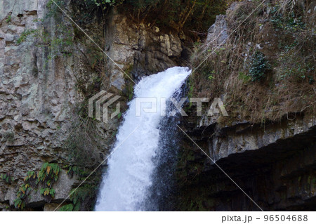 宮崎県の観光名所「うのこの滝」 宮崎県の観光名所「うのこの滝」 96504688