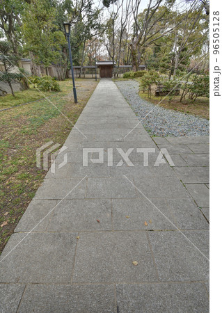 旧藤田邸庭園の歩道 96505128