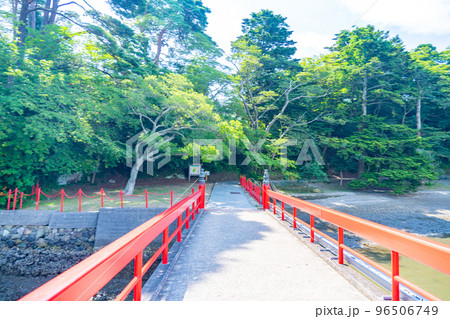 福浦島へ繋がる福浦橋　松島湾（宮城県松島町） 96506749
