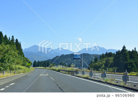 新潟県内の関越自動車道の車窓風景 新潟県内の関越自動車道の車窓風景 96506960
