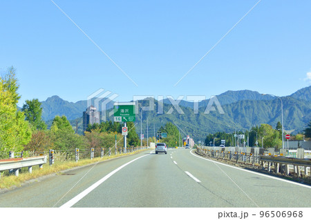 新潟県内の関越自動車道の車窓風景 新潟県内の関越自動車道の車窓風景 96506968
