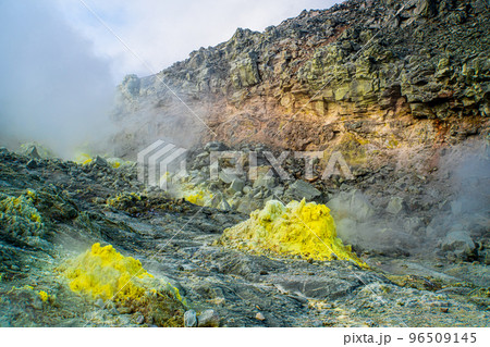 北海道　弟子屈町　硫黄山　アトサヌプリ 96509145