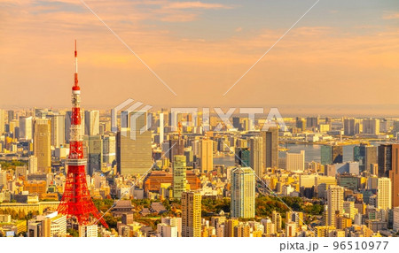 秋の東京夕景　 96510977