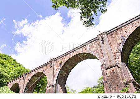 めがね橋　新緑 96511672