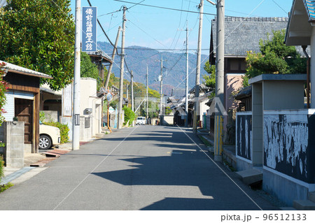 中世の商都　備前福岡　上小路の秋晴れの風景2　岡山県瀬戸内市長船町 96512133