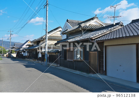 中世の商都　備前福岡　上小路の秋晴れの風景3　岡山県瀬戸内市長船町 96512138