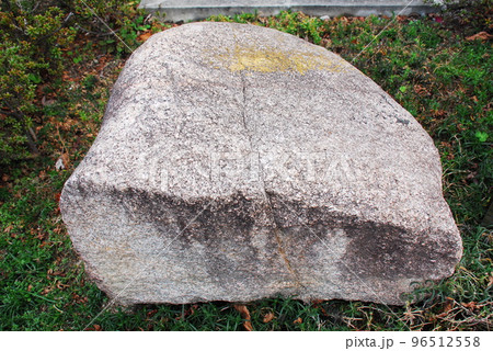 高槻城址の思案石(大阪府高槻市) 高槻城址の思案石(大阪府高槻市) 96512558