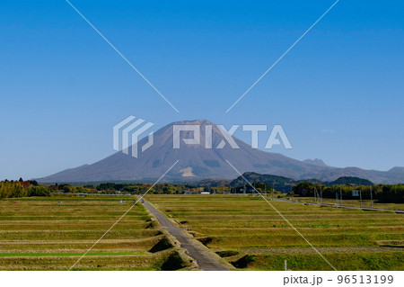 中国横断自動車道　溝口IC付近からの大山 96513199
