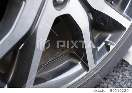 車のホイールと汚れ 車のホイールと汚れ 96516220
